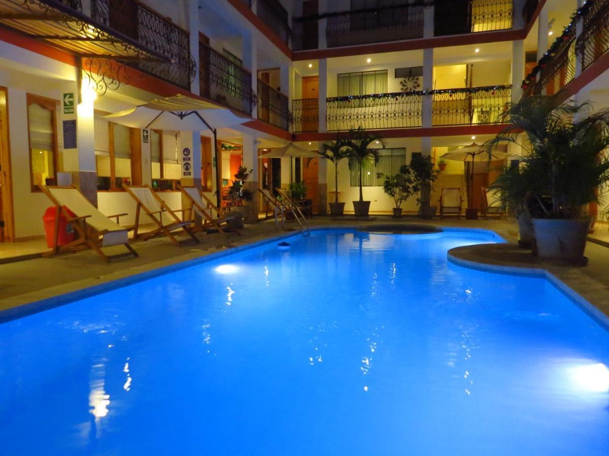 Hotel Las Flores Ика Екстериор снимка